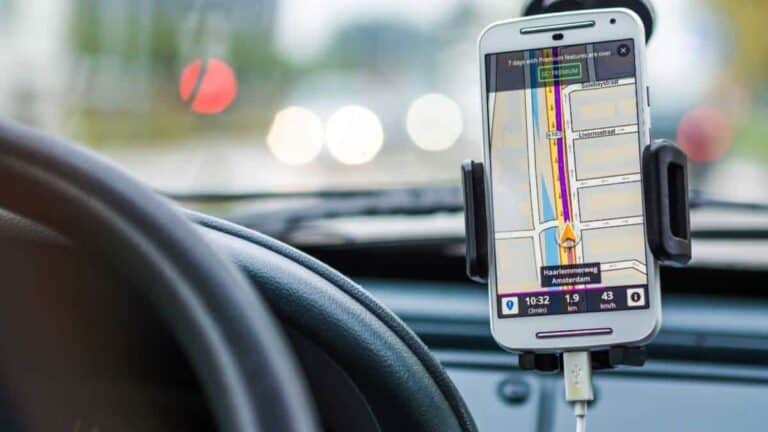 GPS क्या है और यह कैसे काम करता है?