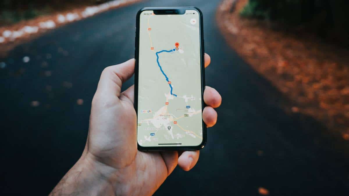 बिना इंटरनेट के स्मार्टफोन में गूगल मैप्स ऑफलाइन कैसे चलाएं?