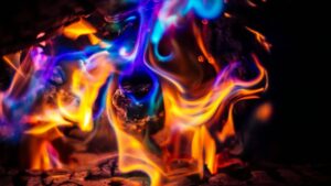 सबसे गर्म आग किस रंग की होती है? लाल, पीला या नीला?